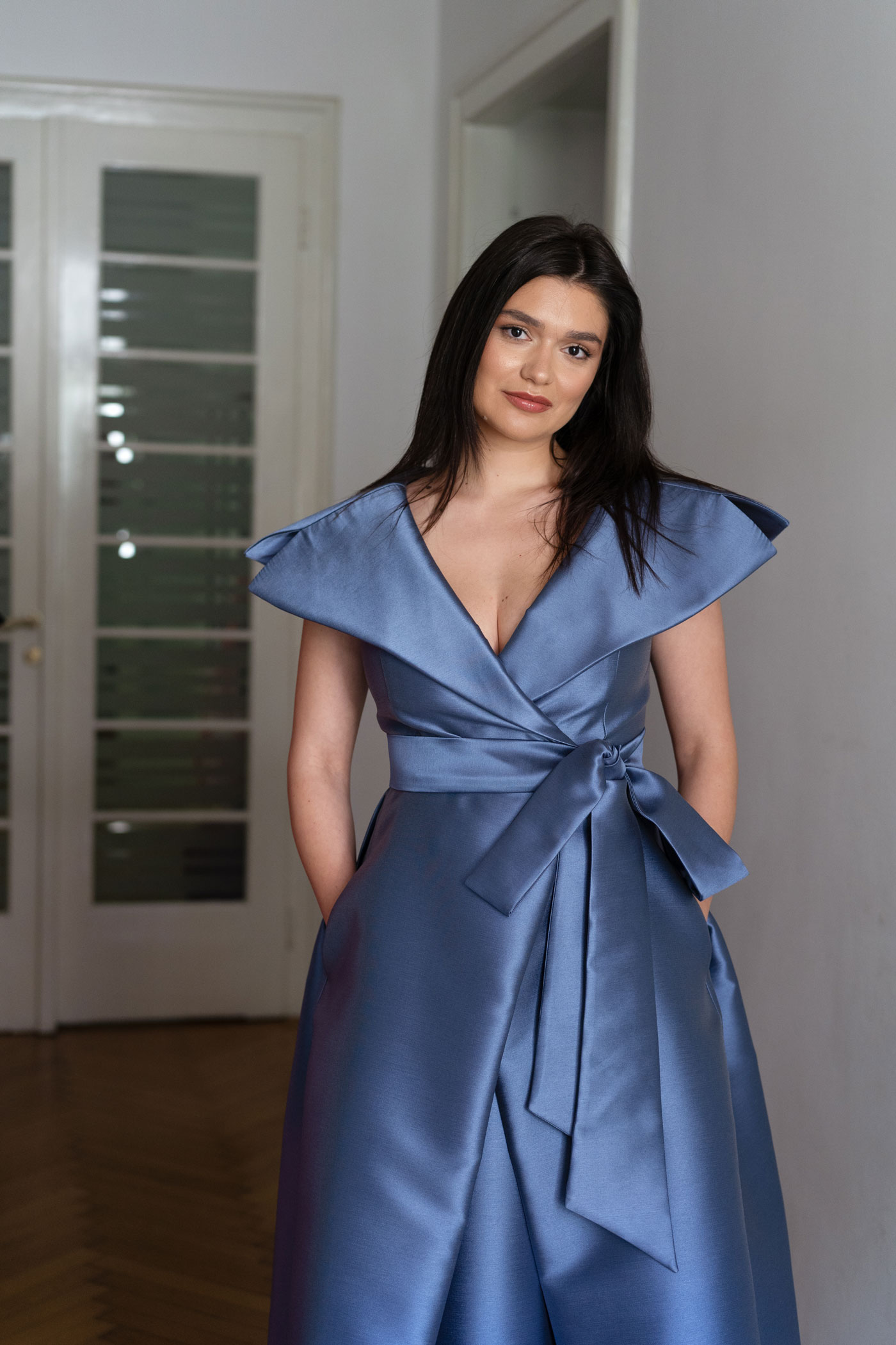Rochie tafta mikado blue cu guler lat.